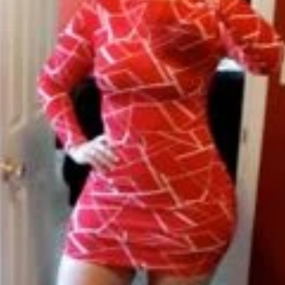 Print Red Bodycon Short Long Sleeve Dress - Picture 4 of 4